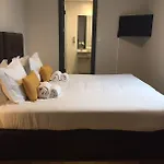 Caparica Hostel *